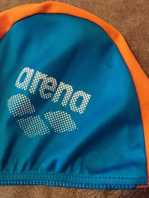 Σκουφάκι Arena υφασμάτινο σαν καινούργιο, γαλάζιο και πορτοκαλί, νούμερο 1 για παιδιά έως 6 ετών