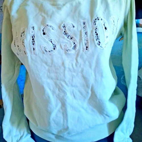 Bella Ragazza Confidence & Style women's light blue sweatshirt M