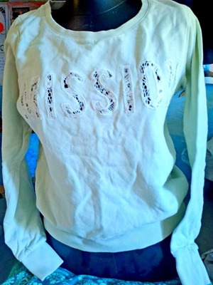 Bella Ragazza Confidence & Style women's light blue sweatshirt M