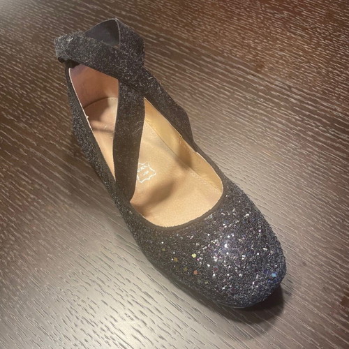 Lapin House girls' ballet flats size 34 like new, black with glitter