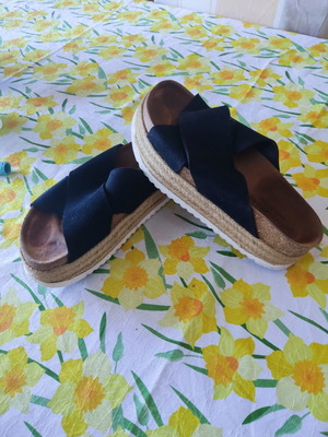 Jeffrey Campbell platforms mules size 37 like new, black