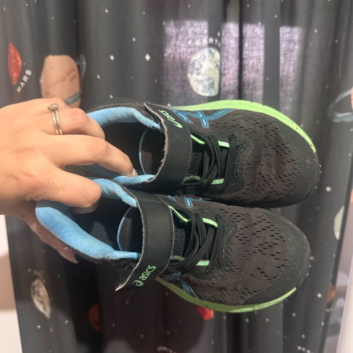 Asics παιδικά αθλητικά παπούτσια GT 1000 13PS μεταχειρισμένα, νούμερο 31,5