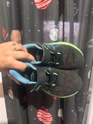 Asics παιδικά αθλητικά παπούτσια GT 1000 13PS μεταχειρισμένα, νούμερο 31,5