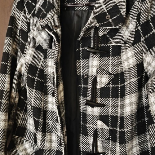 Gina Laura women's coat like new, black and white