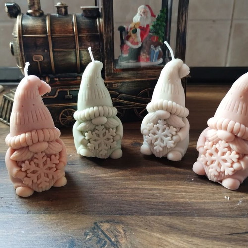 Aromatic gnome candle handmade, salted caramel scent, soy, various colors