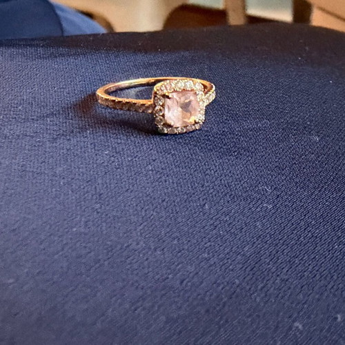 Златен пръстен 18К с розов камък Morganite и диаманти като нов
