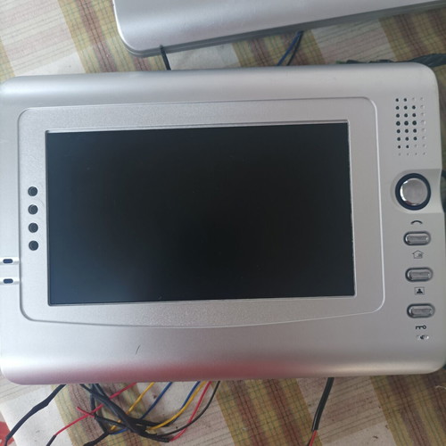 Video door phone external unit with 2 internal units
