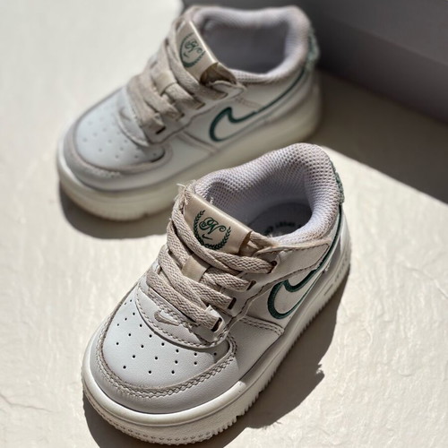 Nike Force 1 Low LV8 EasyOn σαν καινούργιο