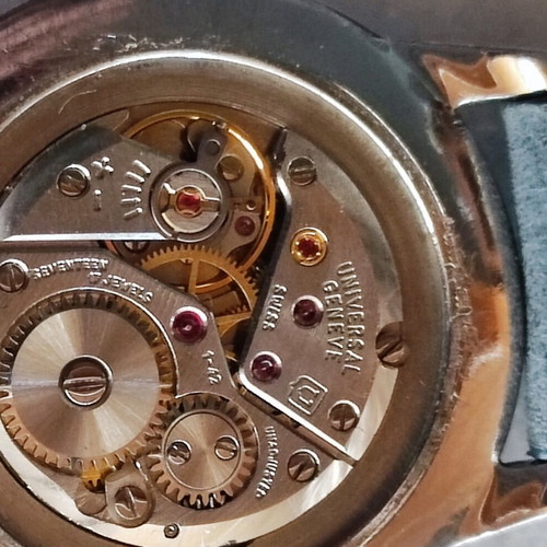 Universal Geneve 1-42 manual winding watch used, 31mm case, leather strap