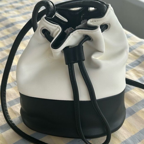 Leatherette crossbody bag black and white like new