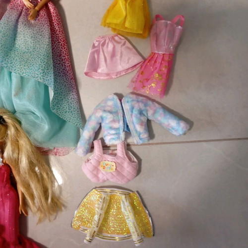 Dolls like new in good condition