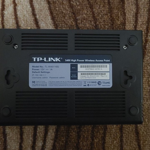 Access Point TP-Link TL-WA5110G used with PoE injector and antenna