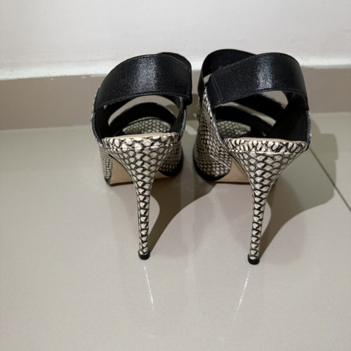 Nine West snakeskin pattern sandals size 41 like new