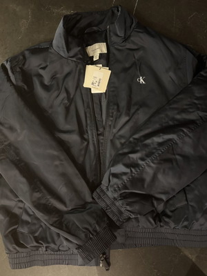 Μπουφάν αντρικό Calvin Klein XL καινούργιο, αντιανεμικό, 100% ανακυκλωμένος πολυεστέρας