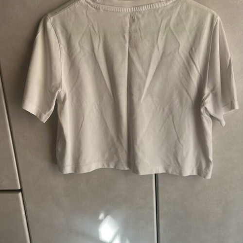 Reebok women's shirt medium like new, black and white