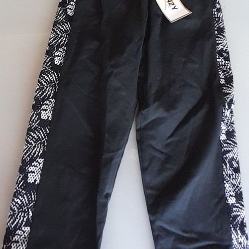 Frenzy Capri Leggings Black Size 14 New with Tags