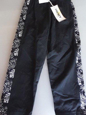 Frenzy Capri Leggings Black Size 14 New with Tags