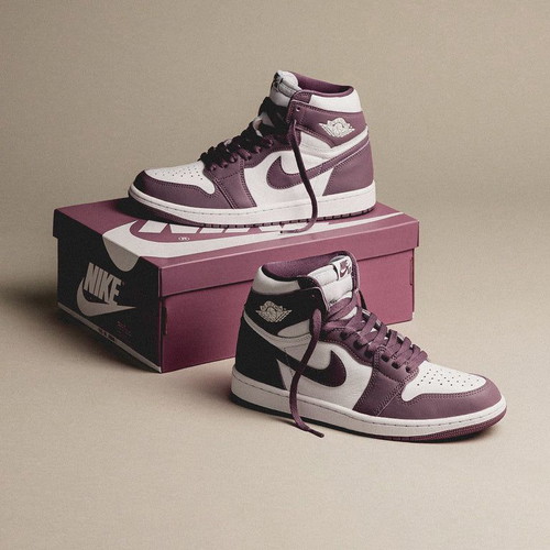 Air Jordan 1 Retro High OG men's size 43, new