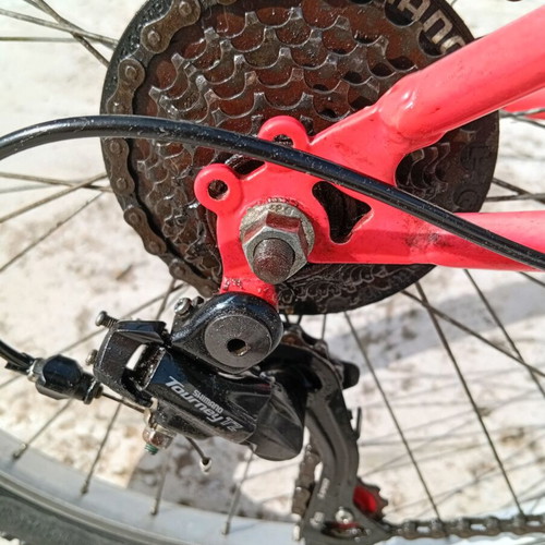 Women's bicycle used, 21-speed, 24 inch
