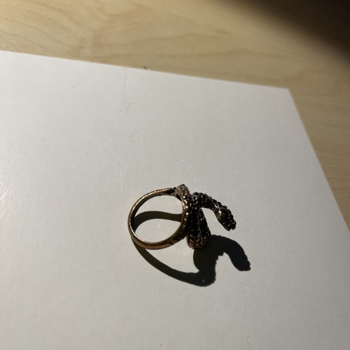 Faux bronze ring used with snake design and strass