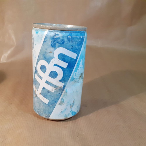 Coca-Cola and Ivi aluminum cans used from the 1980s