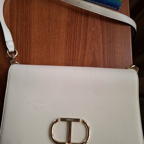 Twinset crossbody bag like new, cream with gold chain detail