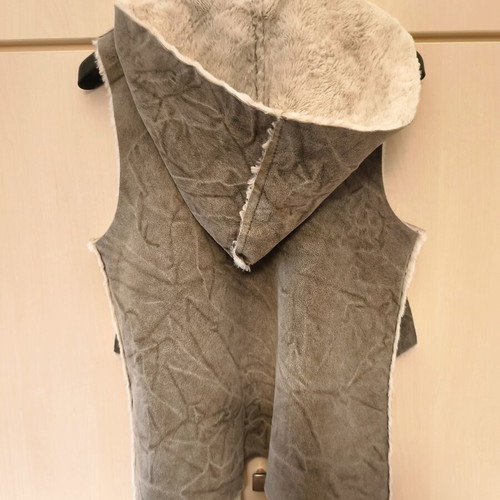 Laura Donini double face vest new, faux suede and faux fur