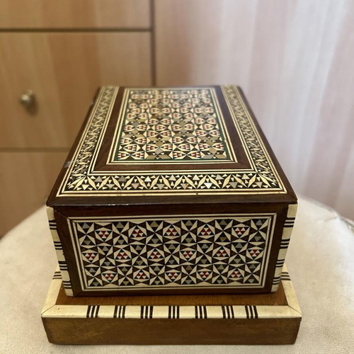 Wooden humidor like new for cigars or cigarettes