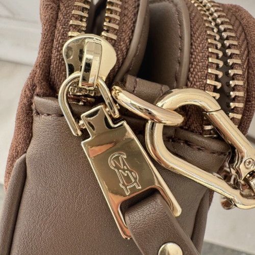 Steve Madden crossbody bag like new, tan quilted