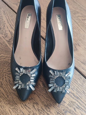 Aldo black pumps new with buckle and thin heel