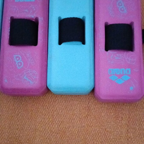 Arena swimming belt like new with 4 removable blocks