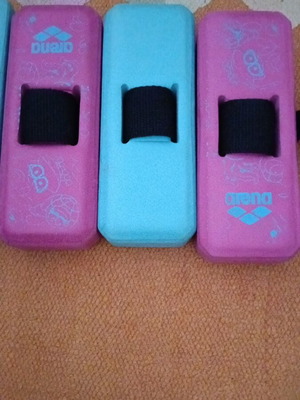 Arena swimming belt like new with 4 removable blocks