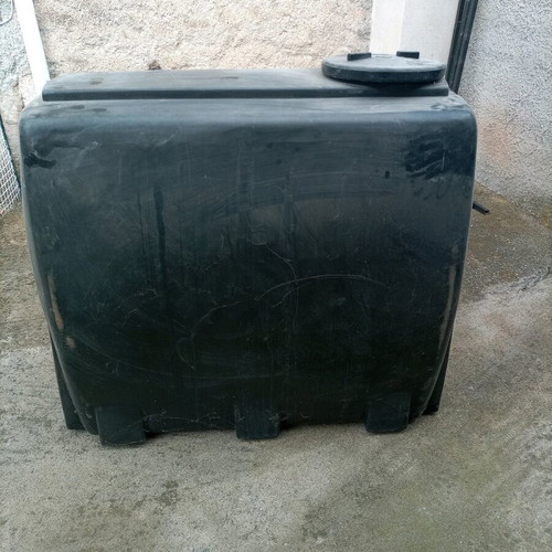 Tank 1000 lt like new, barely used