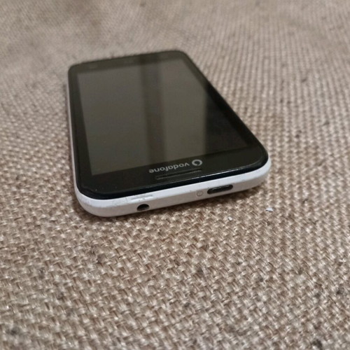 Vodafone 975 Smart 3 used mobile phone, white, without charger