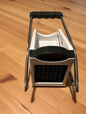 Metaltex stainless steel potato cutter with manual lever like new