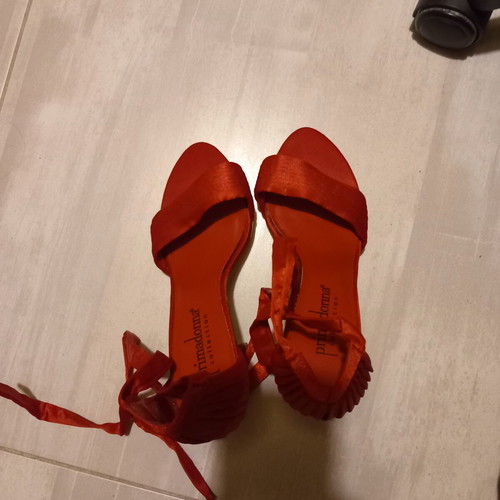 Primadonna red satin sandals used, size 37
