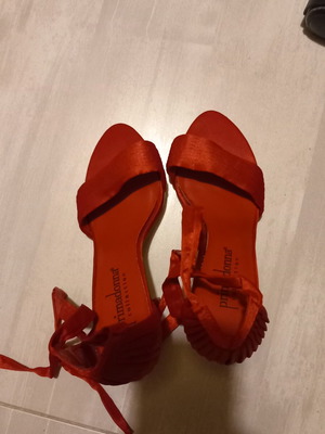 Primadonna red satin sandals used, size 37