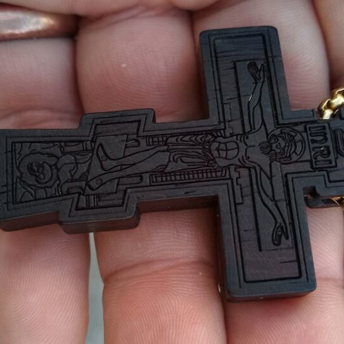 Carved wooden cross with gold-plated titanium chain 50cm like new