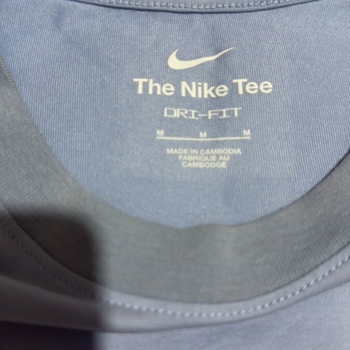 Nike T-shirt medium turquoise like new