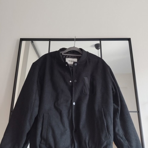College jacket black, like new, size L