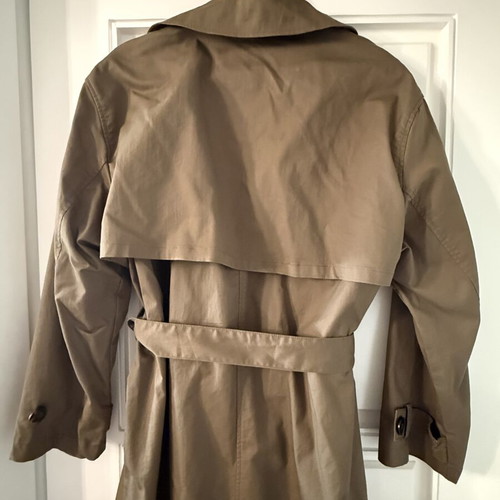 Khaki trench coat Zara like new with double-breasted buttons and belt