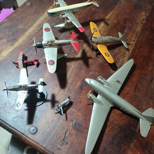Model Airplanes used, some with minor issues, generally excellent condition