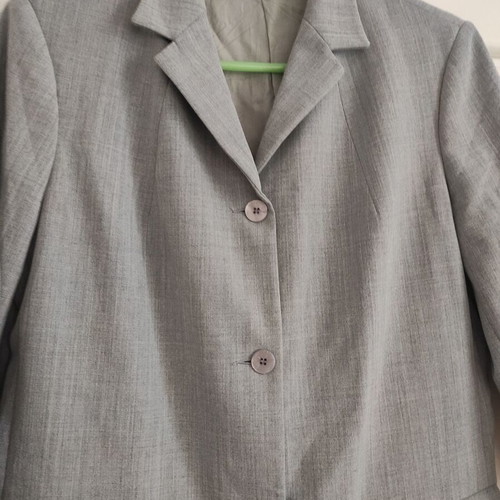Piu & Piu thin women's coat size 46/L like new, gray