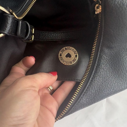 Τσάντα Moschino Love μαύρη χιαστί μεταχειρισμένη