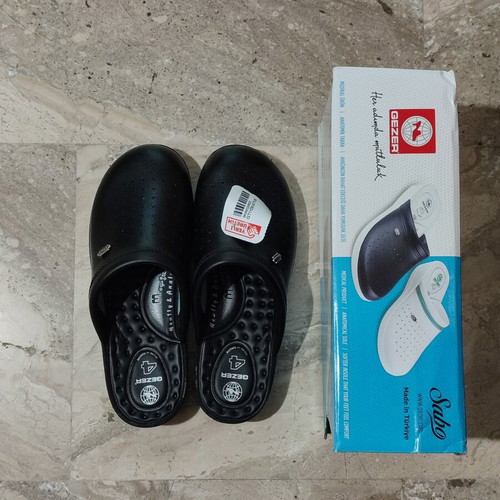 Gezer clogs new, size 38, black