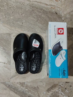 Gezer clogs new, size 38, black