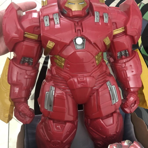 Hulkbuster 18” figure with Iron Man 12” included new