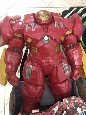 Hulkbuster 18” figure with Iron Man 12” included new