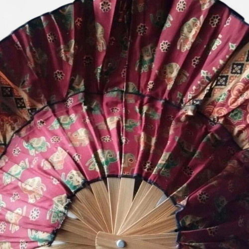 Vintage red fan hat