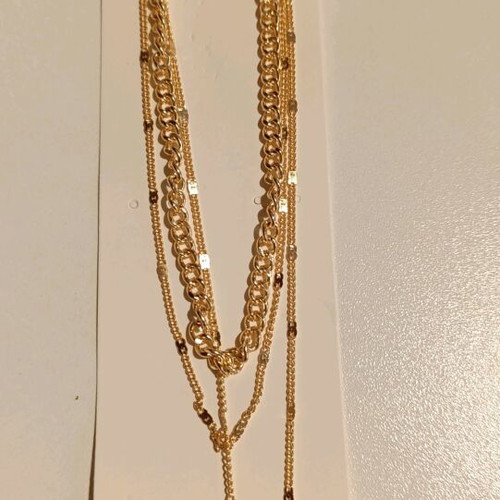Difference necklace like new